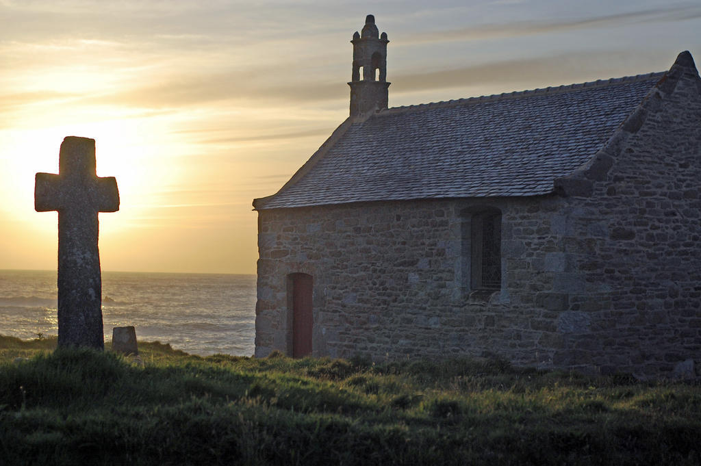 Roulotte Gites O Bien-Etre Massage Spa Sejour Bien-Etre En Hebergement Insolite Roulotte Karantez Ou En Gites Melon Ou Yock A 800 M Des Plages Maison D'Hote Drogou Porspoder Exteriér fotografie